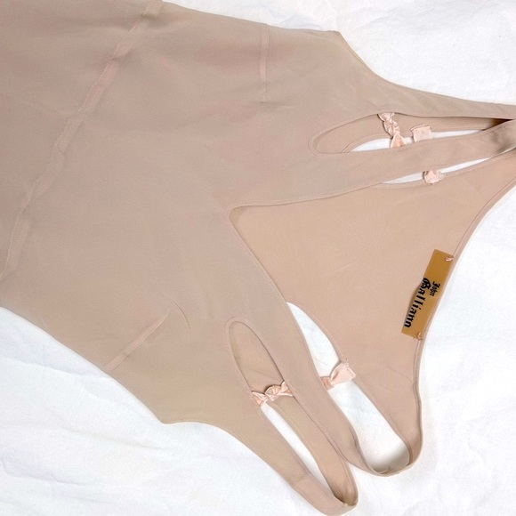 Authentic John Galliano Silk Dress | Stunning Fit | Paid $8500
Size Small- S - Picture 6 of 10